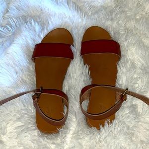strap on sandals, perfect for the summer season !